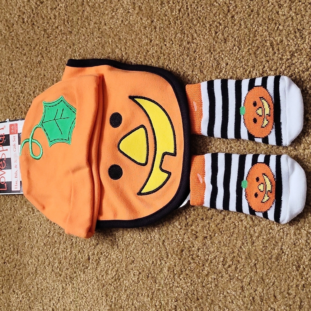 Lovespun Pumpkin Hat, Bib & Socks Gift Set - 0 - 6 months